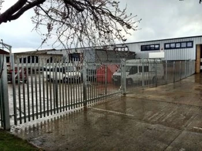 Steel Palisade Security Fencing (11)